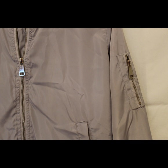 Very stylish Windbreaker - Picture 2 of 4